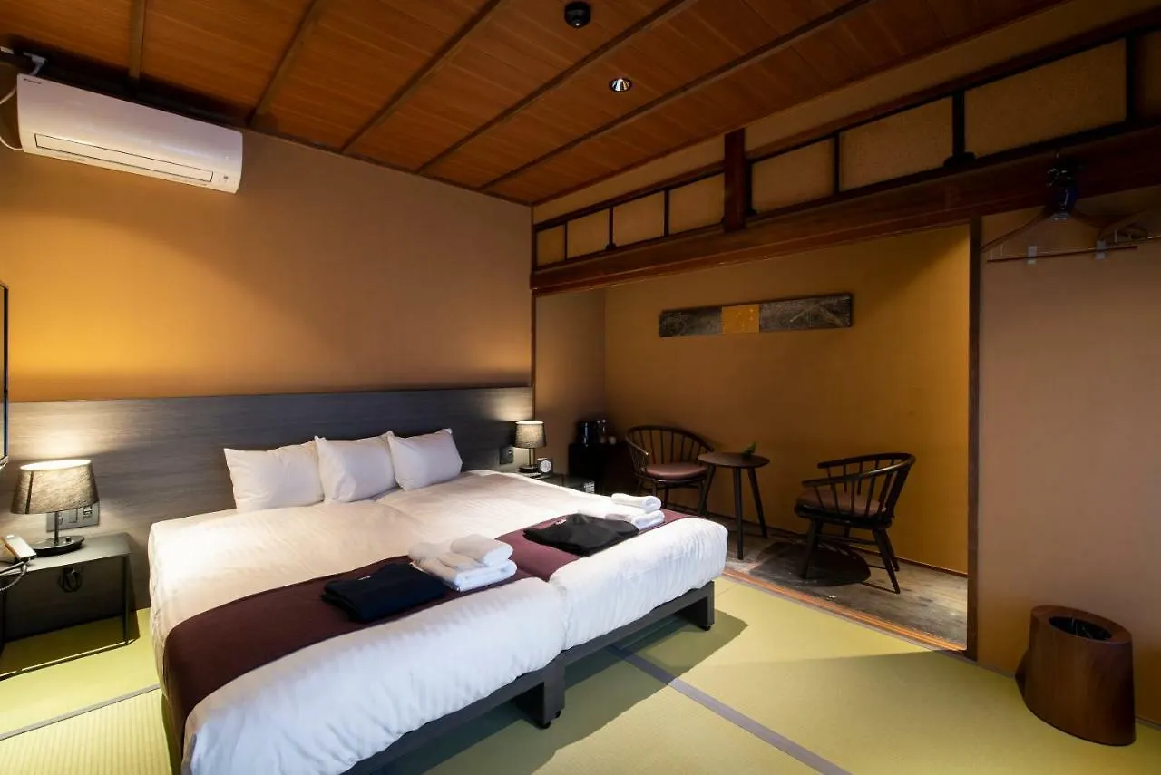 First Cabin Station Kyoto Umenokoji Ryokan יפן