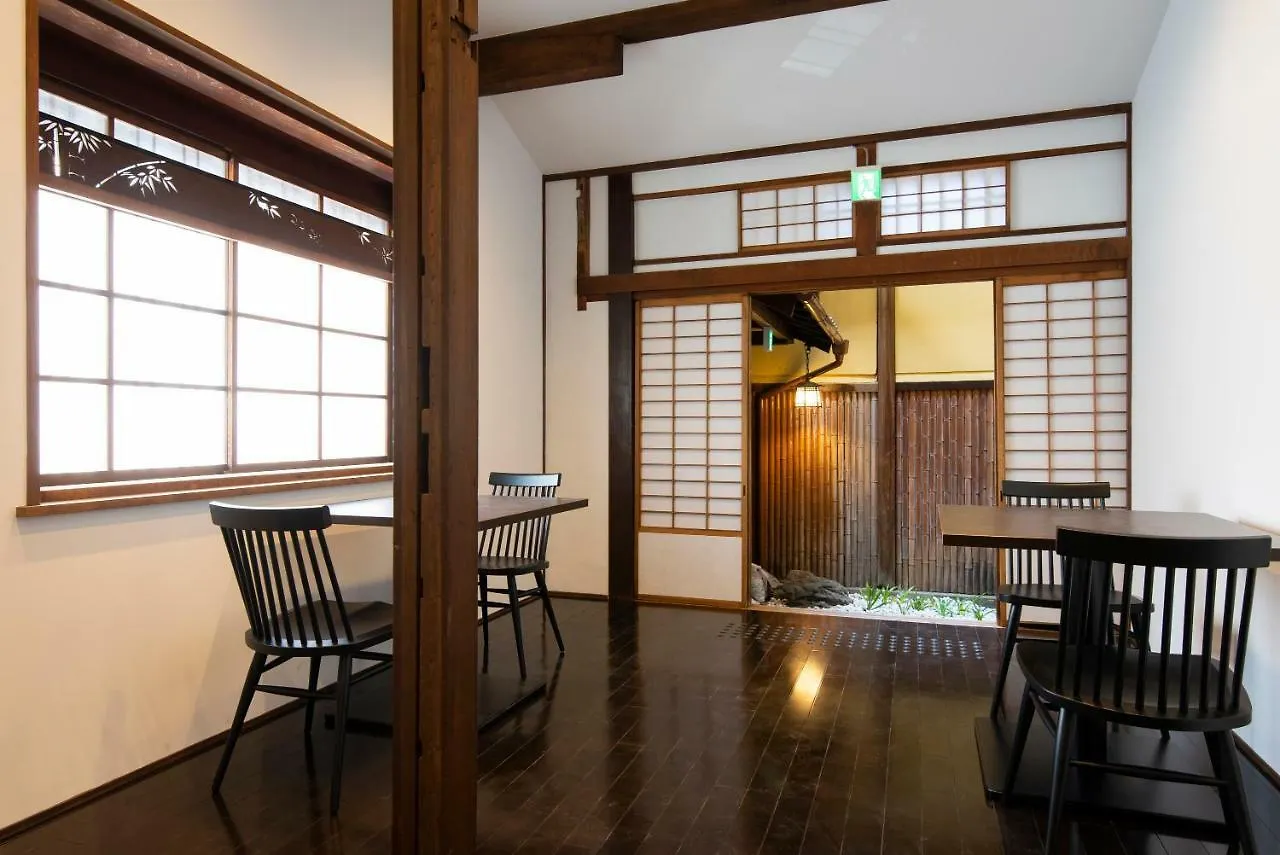 First Cabin Station Kyoto Umenokoji Ryokan 2*,  יפן