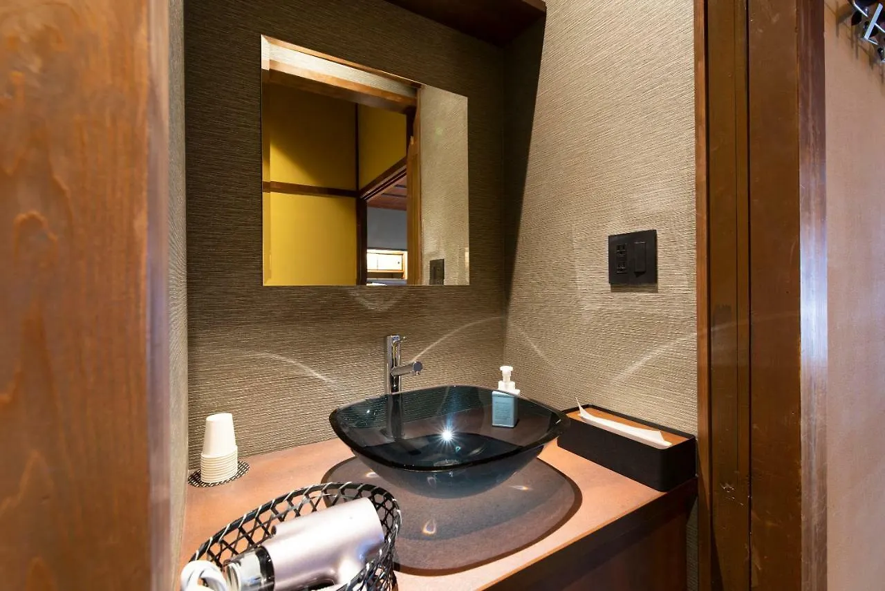 First Cabin Station Kyoto Umenokoji Ryokan מלון