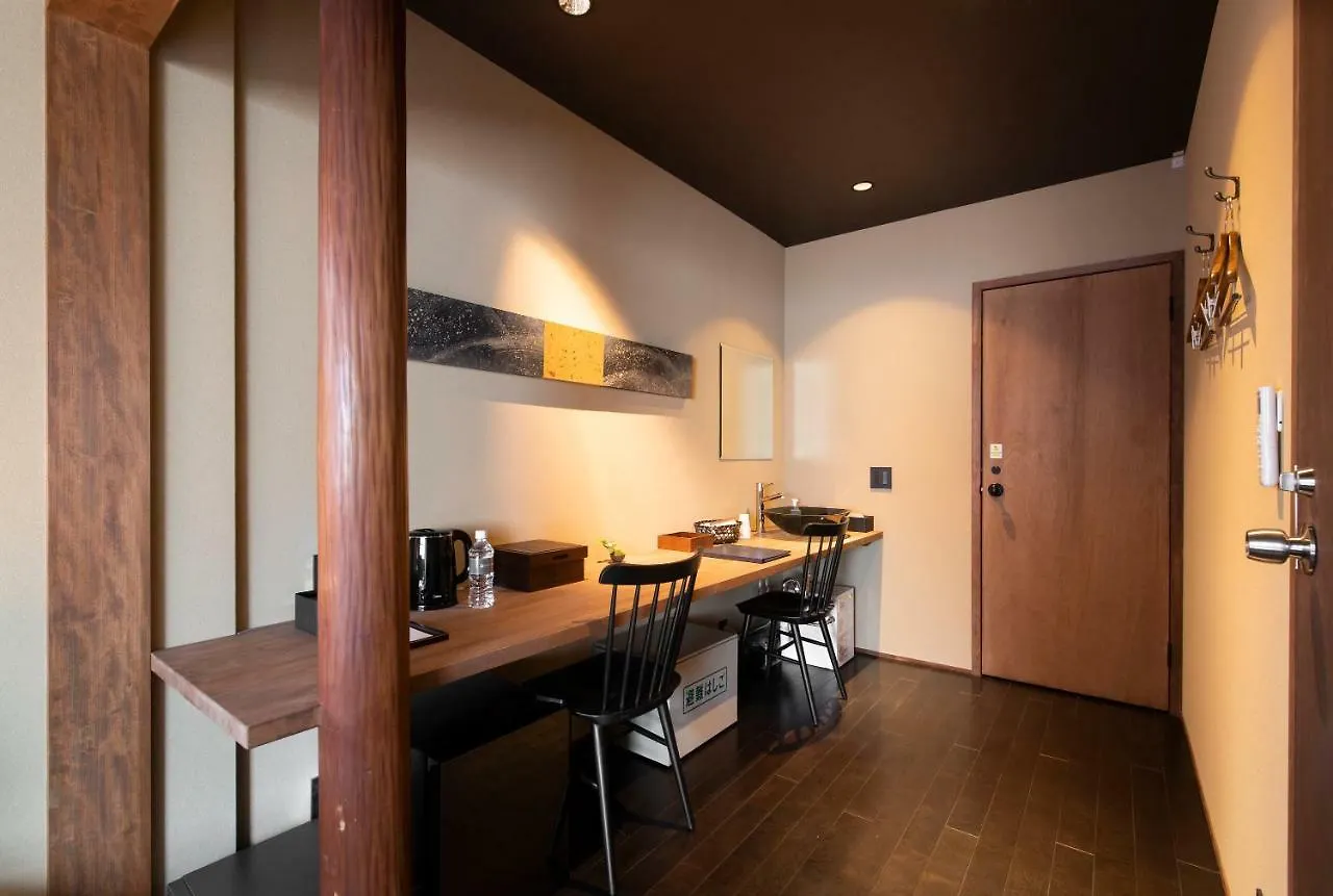 First Cabin Station Kyoto Umenokoji Ryokan 2*,