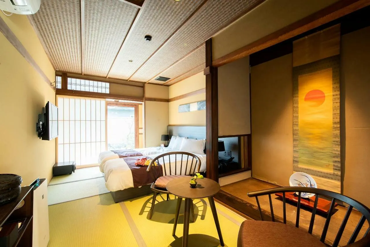 First Cabin Station Kyoto Umenokoji Ryokan 2*,
